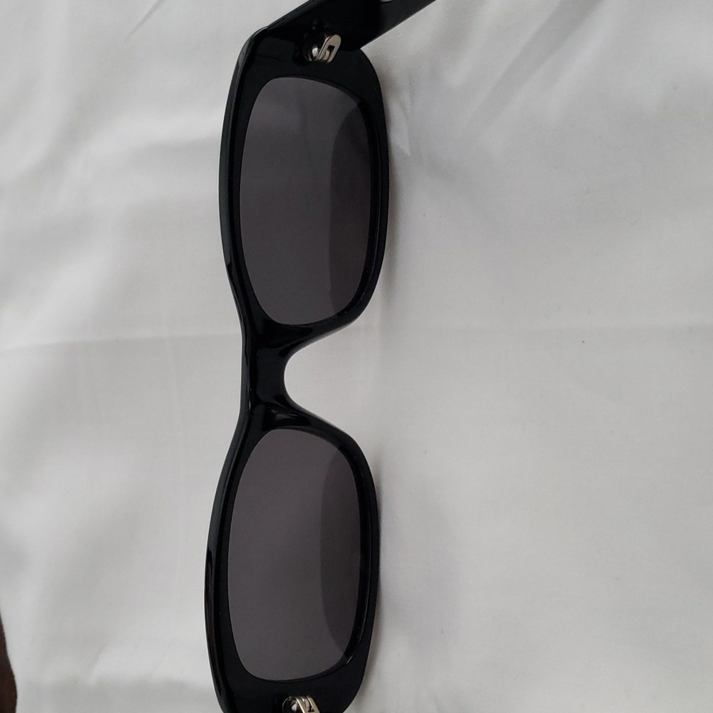 Dolce & Gabbana Sunglasses - Picture 4 of 7